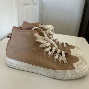 ADIDAS Cream Sneakers size 8.5 gently used